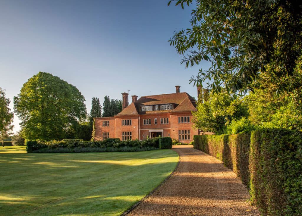 Banstead-Manor-1120x800